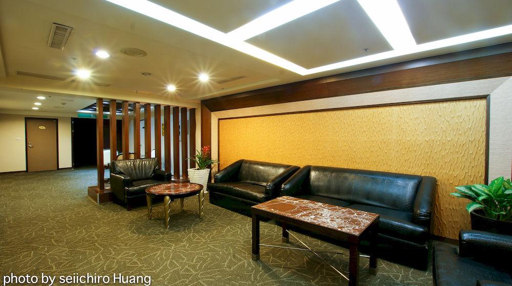 Lincoln Hotel Tainan Buitenkant foto