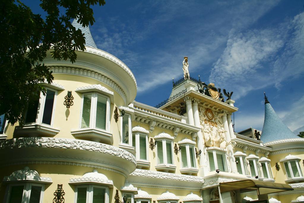 Lincoln Hotel Tainan Buitenkant foto