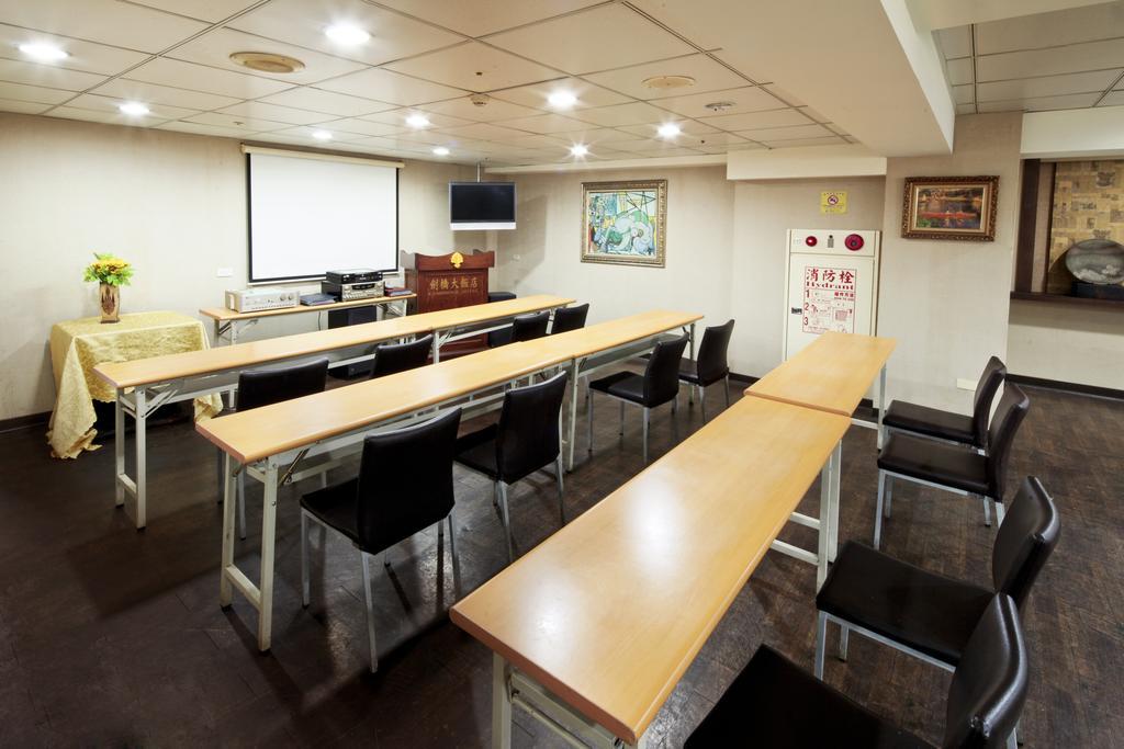 Lincoln Hotel Tainan Buitenkant foto