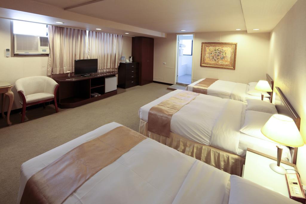 Lincoln Hotel Tainan Buitenkant foto