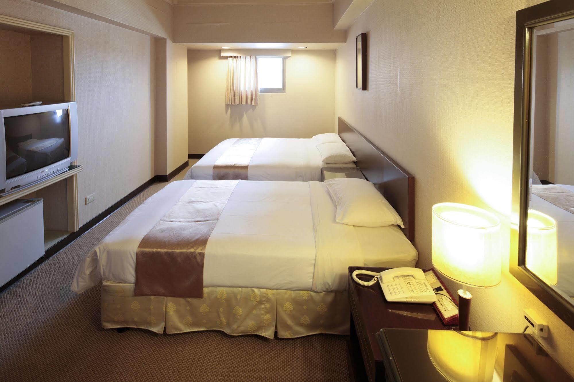 Lincoln Hotel Tainan Buitenkant foto