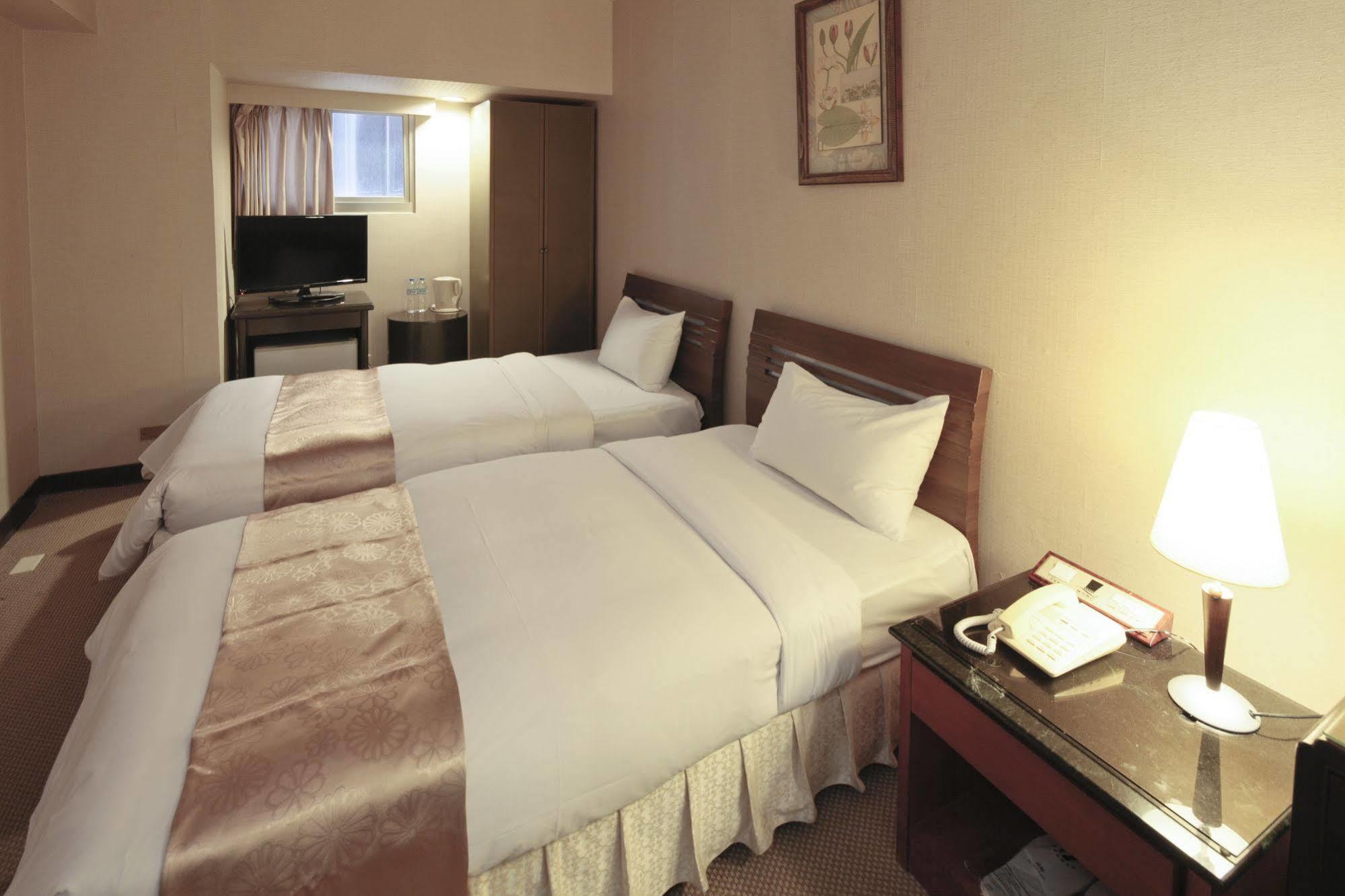 Lincoln Hotel Tainan Buitenkant foto
