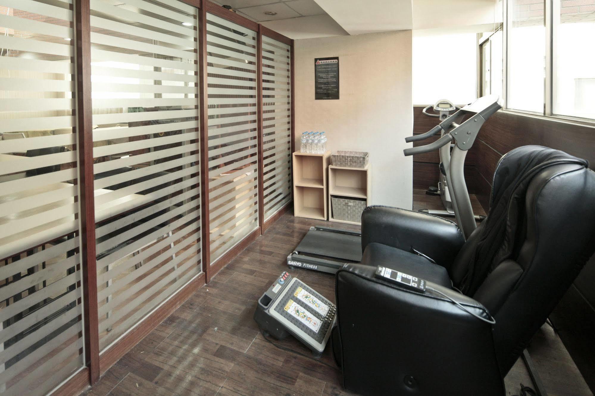 Lincoln Hotel Tainan Buitenkant foto